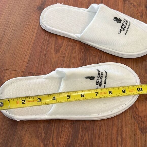 New The Ritz Carlton residences singer Island Palm Beach slippers white lightwei - Picture 5 of 5